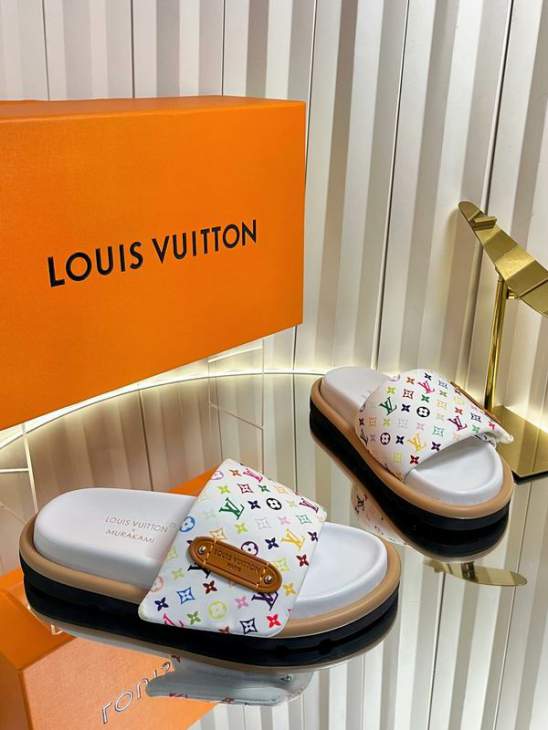 Picture of Louis Vuitton Slippers _SKULVsz35-41mnq1202504
